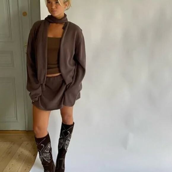 Djerf Avenue Dresses & Skirts - Djerf Avenue Knitted Mini Skirt Cocoa